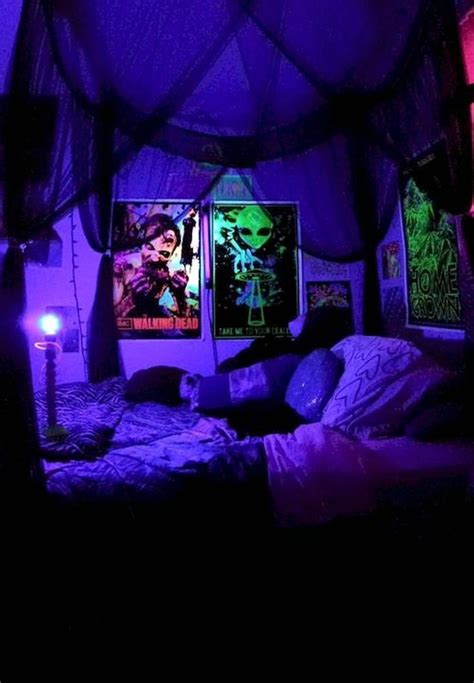 32 Spooky And Scary Halloween Bedroom Decorating Ideas Halloween