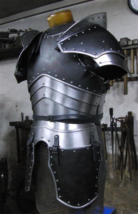 Pin Auf Plate Armour