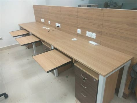 Wooden Modular Office Workstation Tables At Rs 22000 In Noida Id