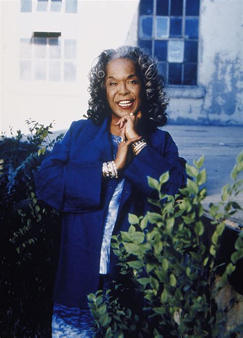 You can't miss when you cast della reese in an inspirational movie, but in christmas angel, della almost gets the show stolen right from under her by young izabela vidovic. Della Reese as Tess on Touched by an Angel | Hallmark Drama