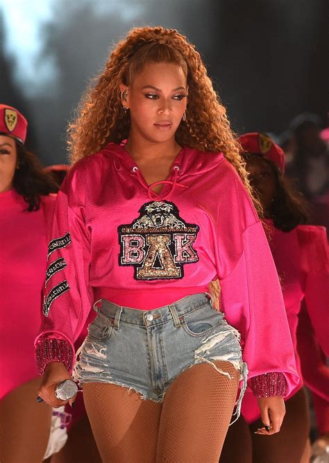 Pin By Stephani On Beyoncé Beyonce Outfits Beyonce Style Outfits