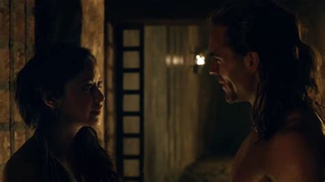 fandomania tv review spartacus gods of the arena 1 04 “beneath the mask”