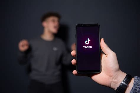 As Tiktok Videos Take Hold With Teens Parents Scramble To Keep Up