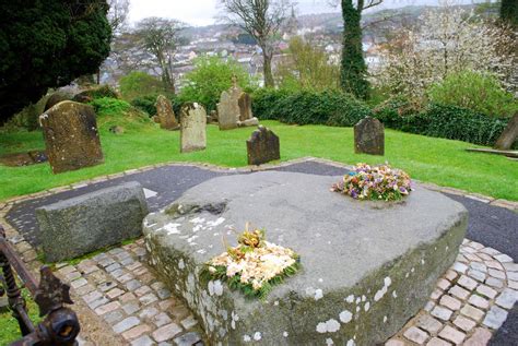 Mille Fiori Favoriti Saint Patricks Grave In Downpatrick Northern