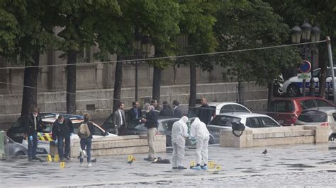 Video Attaque Devant Notre Dame De Paris Les Images De L Agression