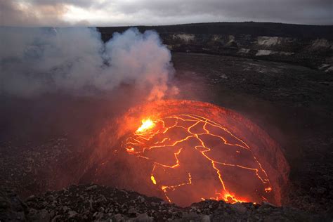 Hawaii Is Harnessing Volcano Energy To Go 100 Renewable Business Insider