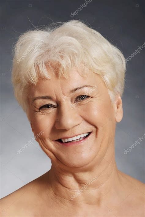 古いヌードの女性の肖像画 ストック写真 piotr marcinski 35629041