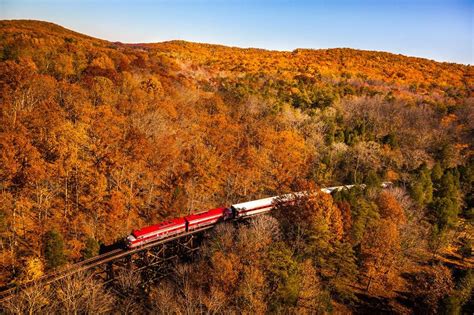 4 Of The Downright Best Fall Train Rides In Kentucky