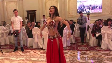 Very Erotic Belly Dance At A Wedding Youtube