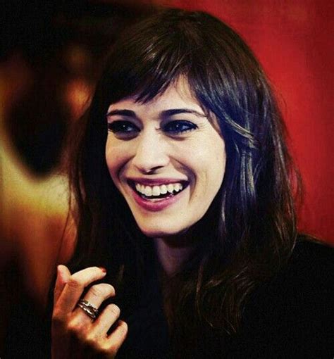 Lizzy Caplan Hair Icon Celebrity Skin Cool Hairstyles