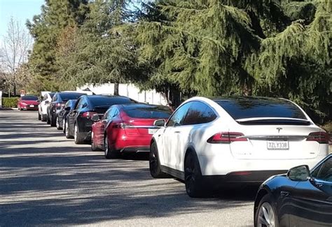 Check Out The Huge Line At This Ev Charging Station In California