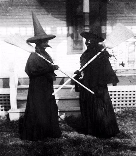39 Interesting Photos That Capture Women In Witch Costumes From The