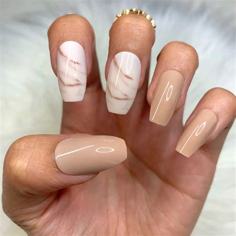 30 stunning taupe and beige nails perfect for all occasions vernis à ongles ongles des doigts