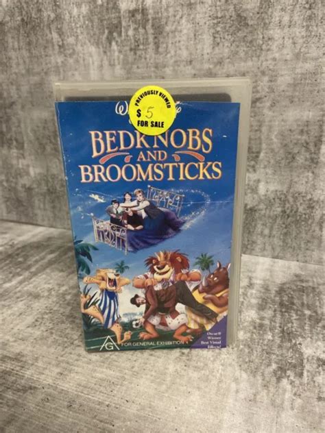 Bedknobs And Broomsticks Walt Disney Vhs Movie Video Cassette Tape