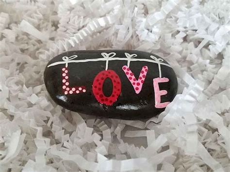 25 Gorgeous Painted Rocks Valentines Day Ideas 19 Painted Rocks