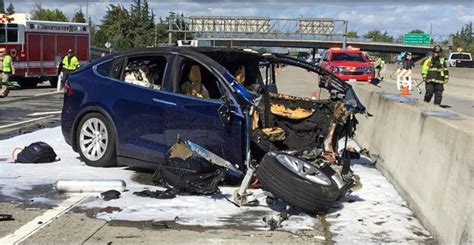 Tesla Crash Victim Posted Videos Lauding The Autopilot Syste