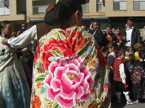 Pin En Vestidos TÍpicos De AragÓn Y Mantones De Manila