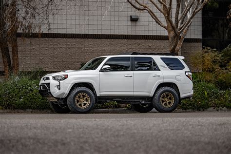 5th Gen Toyota 4runner White With Bronze D14 Vr Forged Wheels Vivid