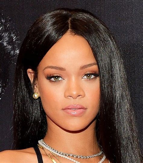 Rihannas Glossy Pink Lip And Smooth Shiny Strands Gorgeous Rihanna