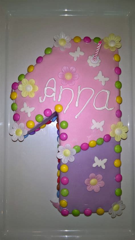 Weil zum geburtstag kuchen gehört, haben wir uns diese großartige dreistöckige torte selbst zum 60. Torte zum 1. Geburtstag von unserer Nichte Anna. Einfacher ...