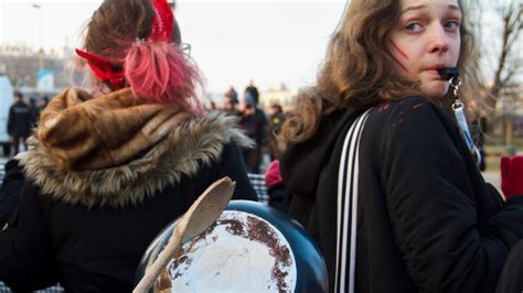 Why Polish Women Are Rallying For Reproductive Rights Poland News Al Jazeera