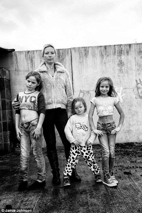 Stunning Images Reveal Life For Thousands Of Irish Traveller Families Irish Travellers Sally