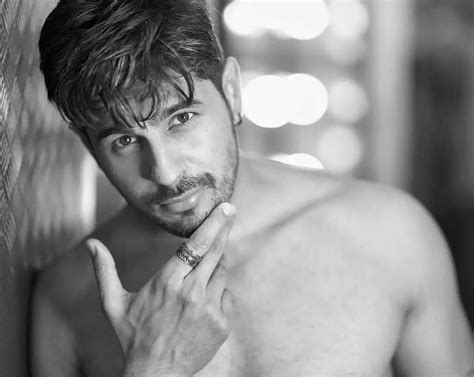 Top 10 Hottest Pics Of Sidharth Malhotra In 2022