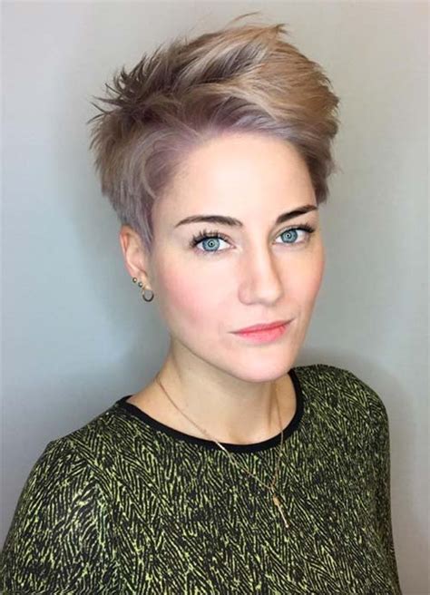 When it comes to short haircuts for fine hair, we've got more than just a couple of options. Classy and Simple Short Hairstyles for Women - Fashionre