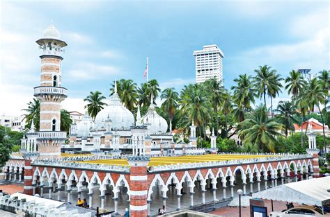 The southern end of the road was recently converted into a pedestrian street. Masjid Jamek Mosque - Kuala Lumpur - Arrivalguides.com