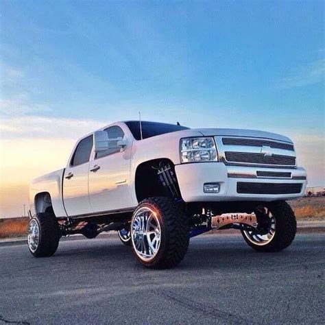 Lifted White Truck Lifted Chevy Chevy Silverado Lifted Trucks Chevy