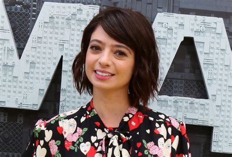 big bang theory s kate micucci shares lung cancer diagnosis ‘i ve never smoked a cigarette