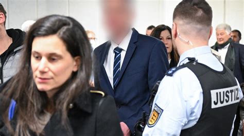 Sex Skandal In Baden Württemberg Verteidigung Bezichtigt Kommissarin Der Lüge