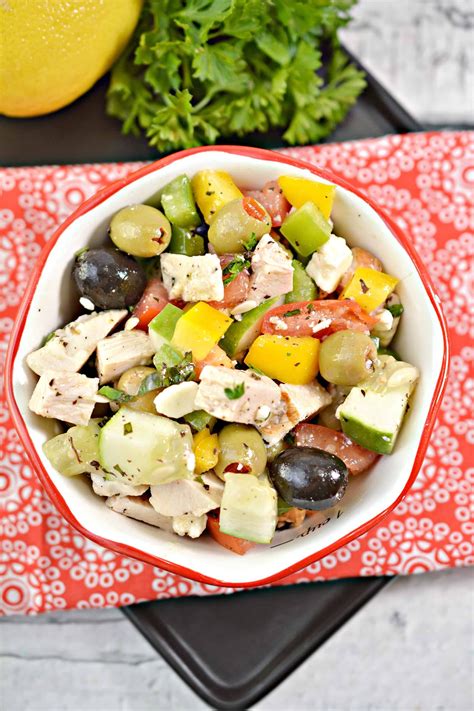 You can make it in around 5 minutes, and it stays good in the fridge for a few days so you can bring it with you to work for a quick lunch. Chopped Greek Salad Recipe with Grilled Chicken | Brooke and Daron | Recipe | Greek salad ...