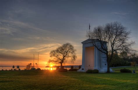 Peace Arch Sunset Hdr Creme