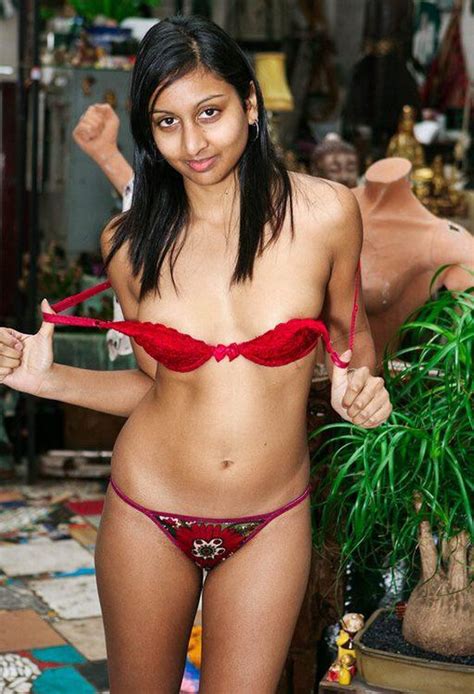 Sexy Girl Zasha Public Naked Photoshoot Pussy Asshole Closeup Pics