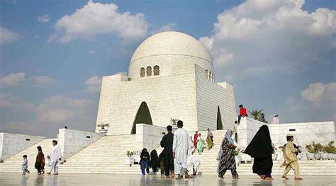 History Of Tomb Of Quaid E Azam The Best Timing To Visit Mausoleum