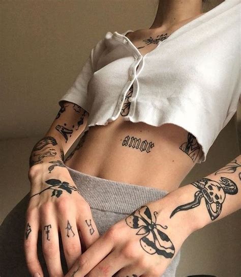 Tattoos En 2020 Tatuajes Sexys Mujer Tatuajes íntimos Tatuajes Femeninos