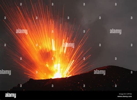 Krakatoa Volcano Erupting Hi Res Stock Photography And Images Alamy