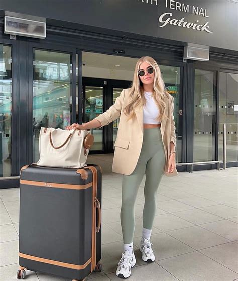 Give Your Summer Airport Outfits A Chic Look Le Chic Street