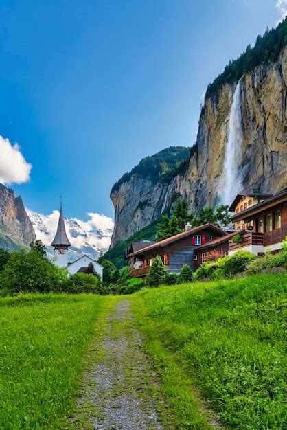 Premium Photo View Of The Staubbach Waterfall In The Lauterbrunnen