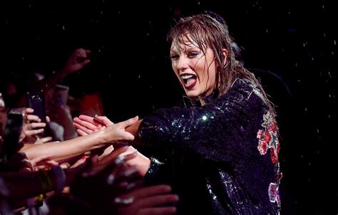 Wallpaper Taylor Swift Concert Rep Rain Images For Desktop Section