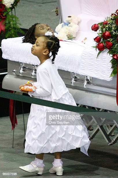 Chris Henry Memorial Photos And Premium High Res Pictures Getty Images