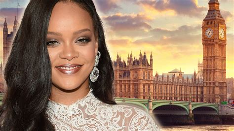 Rihanna Becomes Wealthiest Female Musician On The Planet Bbc Newsround