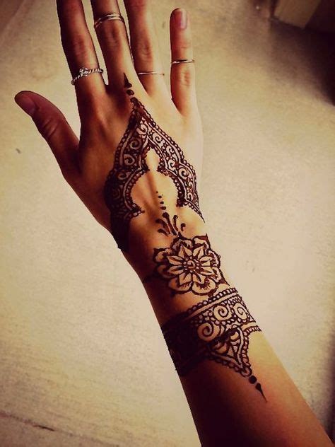 32 Henna Hand Tattoo Ideas Henna Henna Hand Tattoo Henna Tattoo Designs