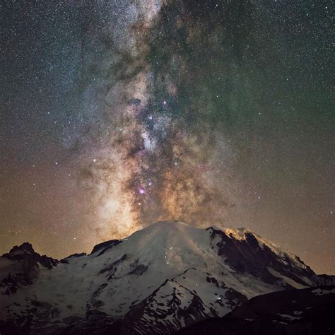 Night Climbers Traverse Mt Rainier Under The Stars Oc 1600x1600