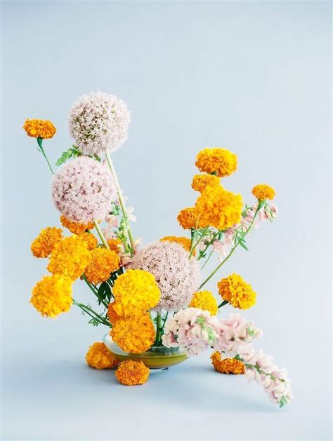 30 beautiful modern flower arrangements design ideas magzhouse home flowers silk flowers