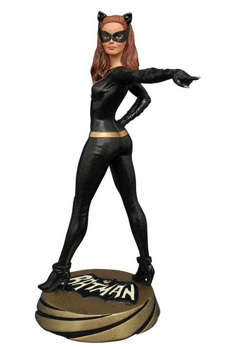 Exclusive First Look Diamonds Revised Catwoman Statue 13th