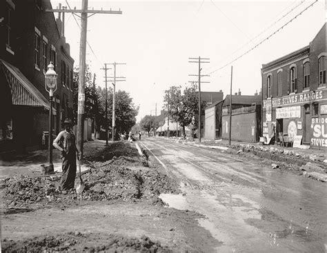 Vintage: Streets of St. Louis, Missouri (1900s) | MONOVISIONS