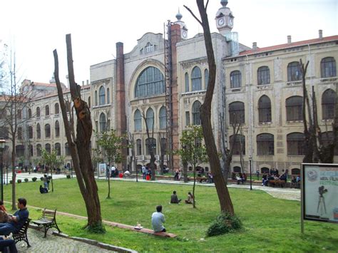 Üniversitemiz akademik personeline ait 2021 yılı sayısal bilgileri aşağıda verilmektedir. Tarihçe - Sağlık Bilimleri Fakültesi - Marmara Üniversitesi