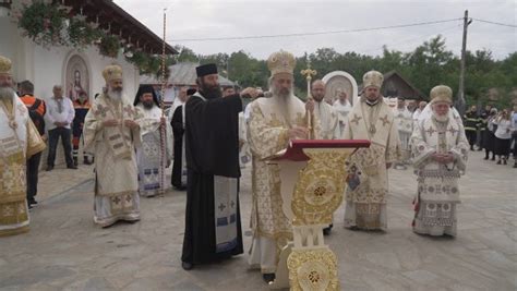 Episcopi Din Cadrul Mitropoliei Basarabiei Prezenți La Slujba De
